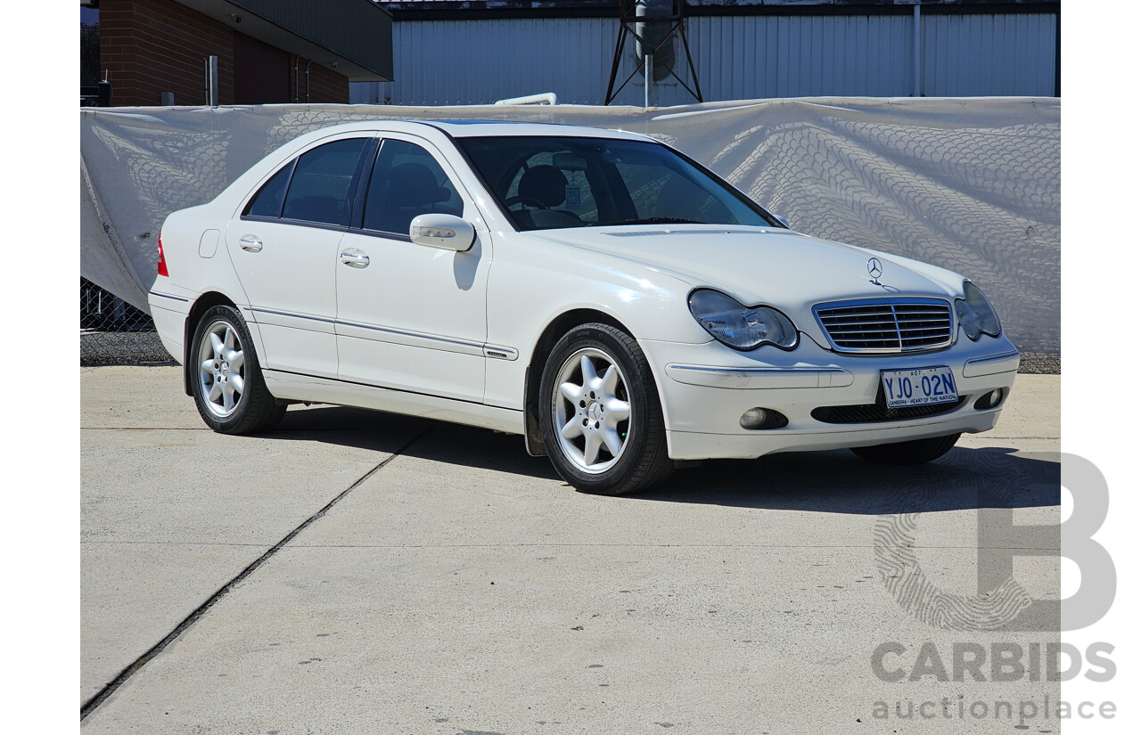 11/2001 Mercedes-Benz C320 Elegance W203 4d Sedan White 3.2L