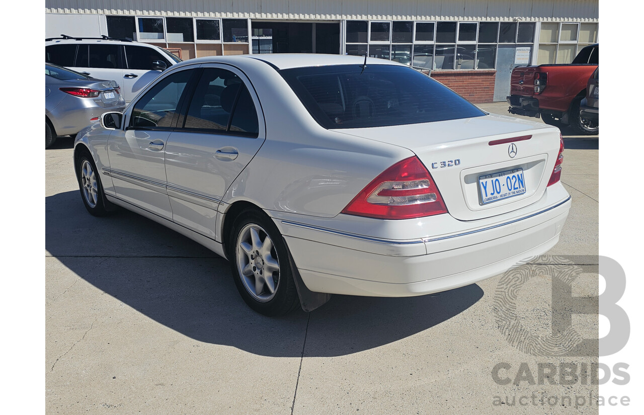 11/2001 Mercedes-Benz C320 Elegance W203 4d Sedan White 3.2L