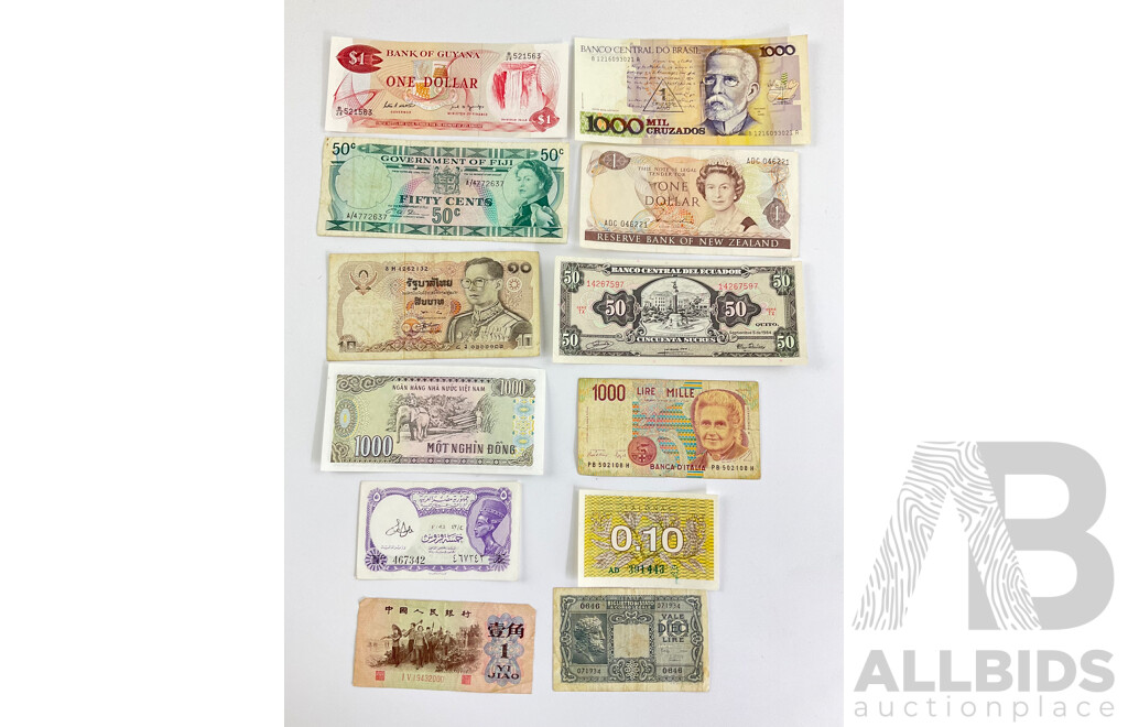 Collection of International Vintage Banknotes Including Guyana, Fiji, Egypt, Brazil, Italy, New Zealand, Ecuador, Thailand, Vietnam