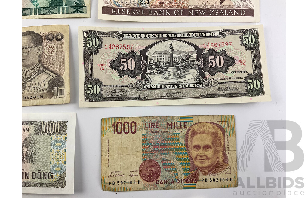 Collection of International Vintage Banknotes Including Guyana, Fiji, Egypt, Brazil, Italy, New Zealand, Ecuador, Thailand, Vietnam