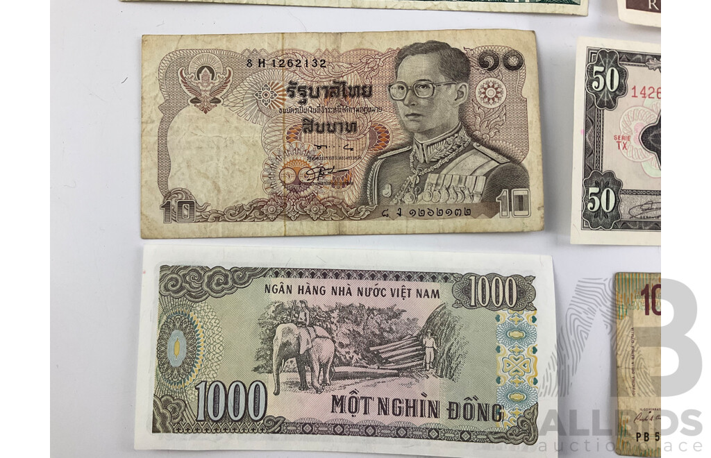 Collection of International Vintage Banknotes Including Guyana, Fiji, Egypt, Brazil, Italy, New Zealand, Ecuador, Thailand, Vietnam