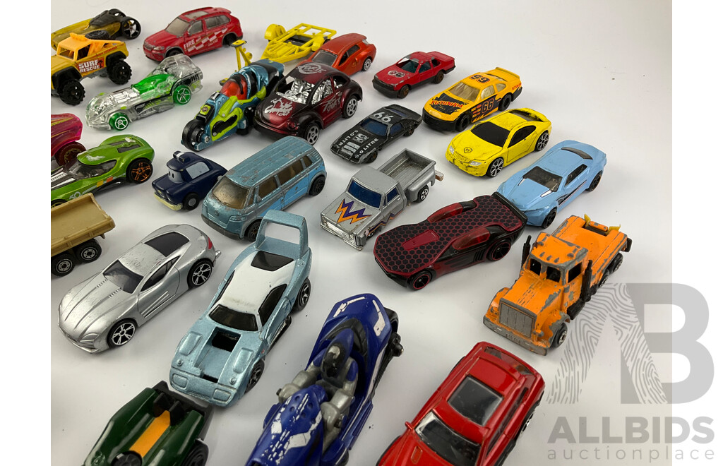 Collection of Diecast Cars Including Matchbox and Hot Wheels