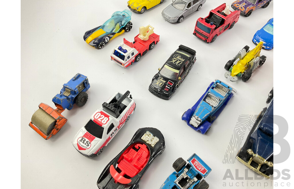 Collection of Diecast Cars Including Matchbox, Hot Wheels and Corgi