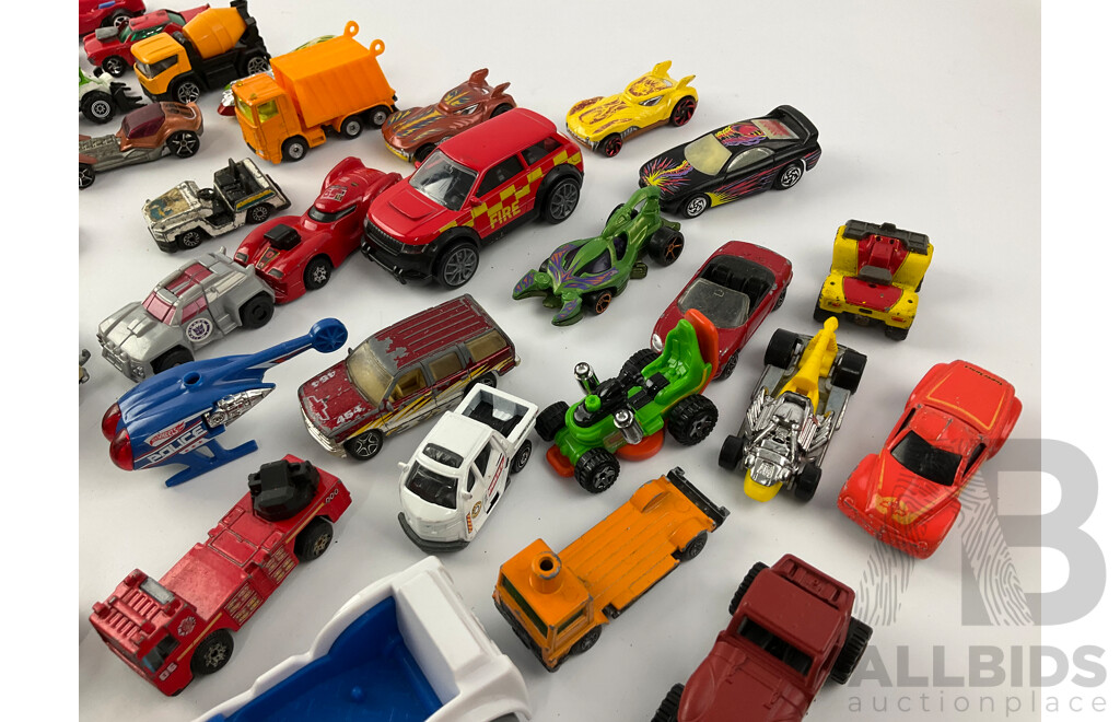 Collection of Diecast Cars Including Matchbox, Hot Wheels and Corgi