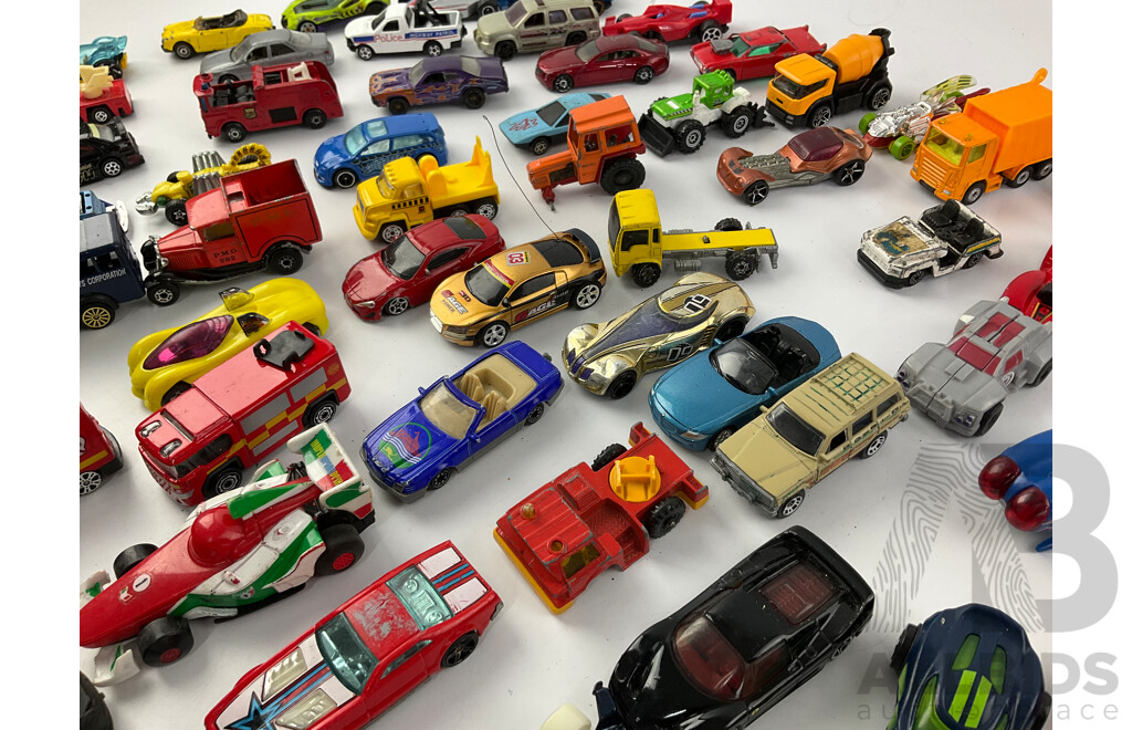 Collection of Diecast Cars Including Matchbox, Hot Wheels and Corgi