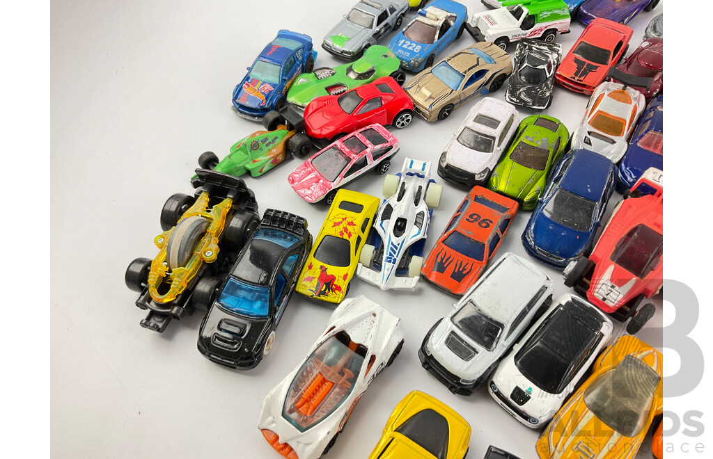 Collection of Diecast Cars Including Matchbox, Hot Wheels and Corgi