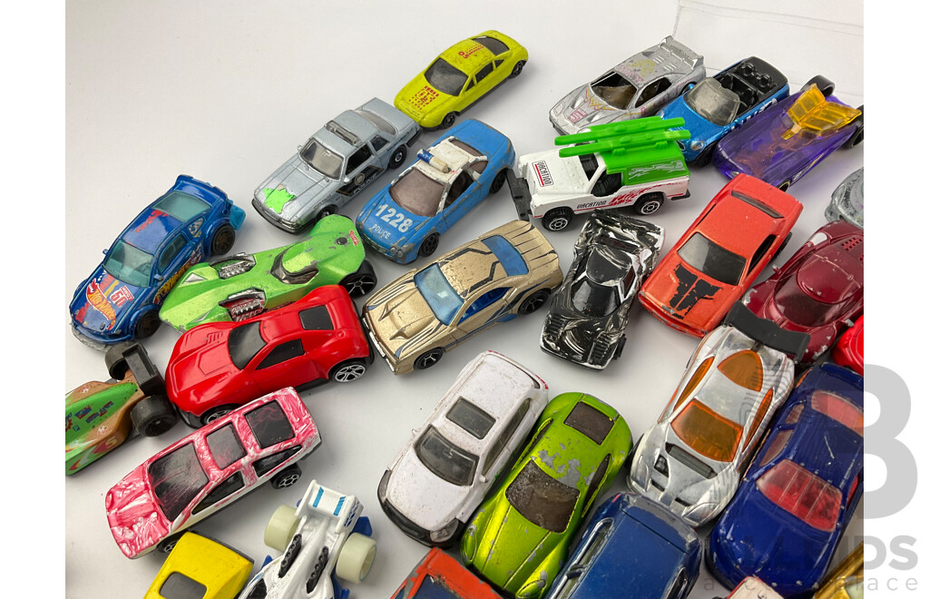 Collection of Diecast Cars Including Matchbox, Hot Wheels and Corgi