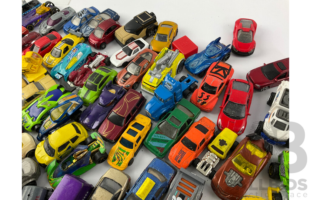 Collection of Diecast Cars Including Matchbox, Hot Wheels and Corgi