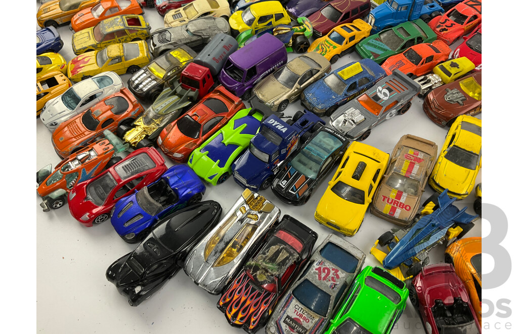 Collection of Diecast Cars Including Matchbox, Hot Wheels and Corgi