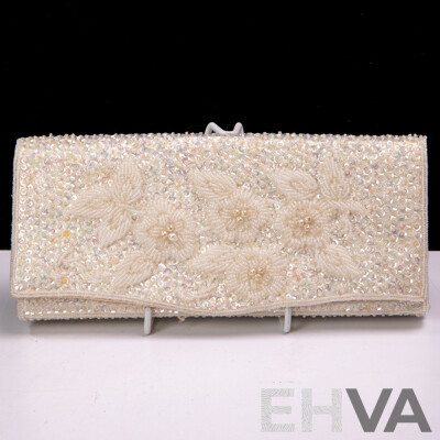 Collection Vintage Handbags Comprising Bambi White Leather, Cream Glomesh, Beige Glomesh Examples, Glomesh Gold Purse and More