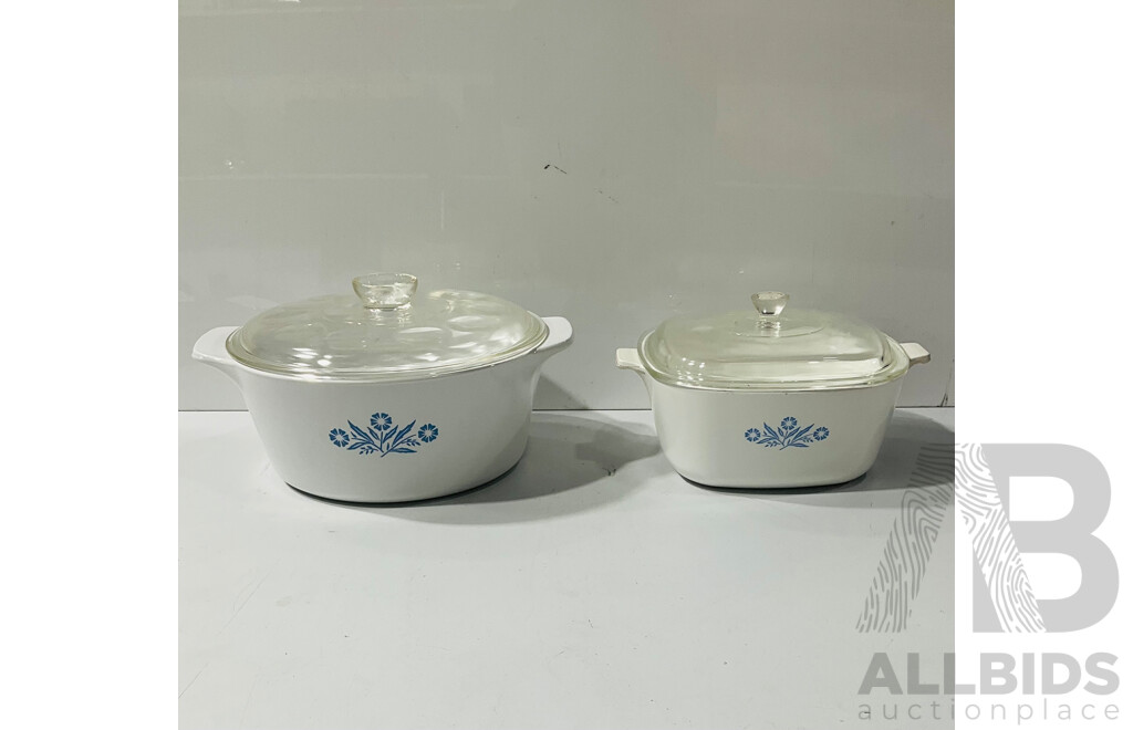 Two Retro Corning Ware Lidded Casserole Dishes in Cornflower Comprising 2.5 Litre & 4 Litre Round Examples