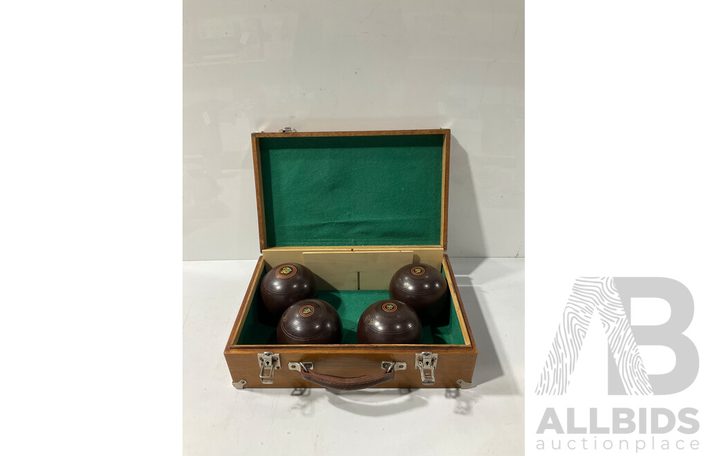 Vintage Wooden Case with Set Four Womans Henselite No 5