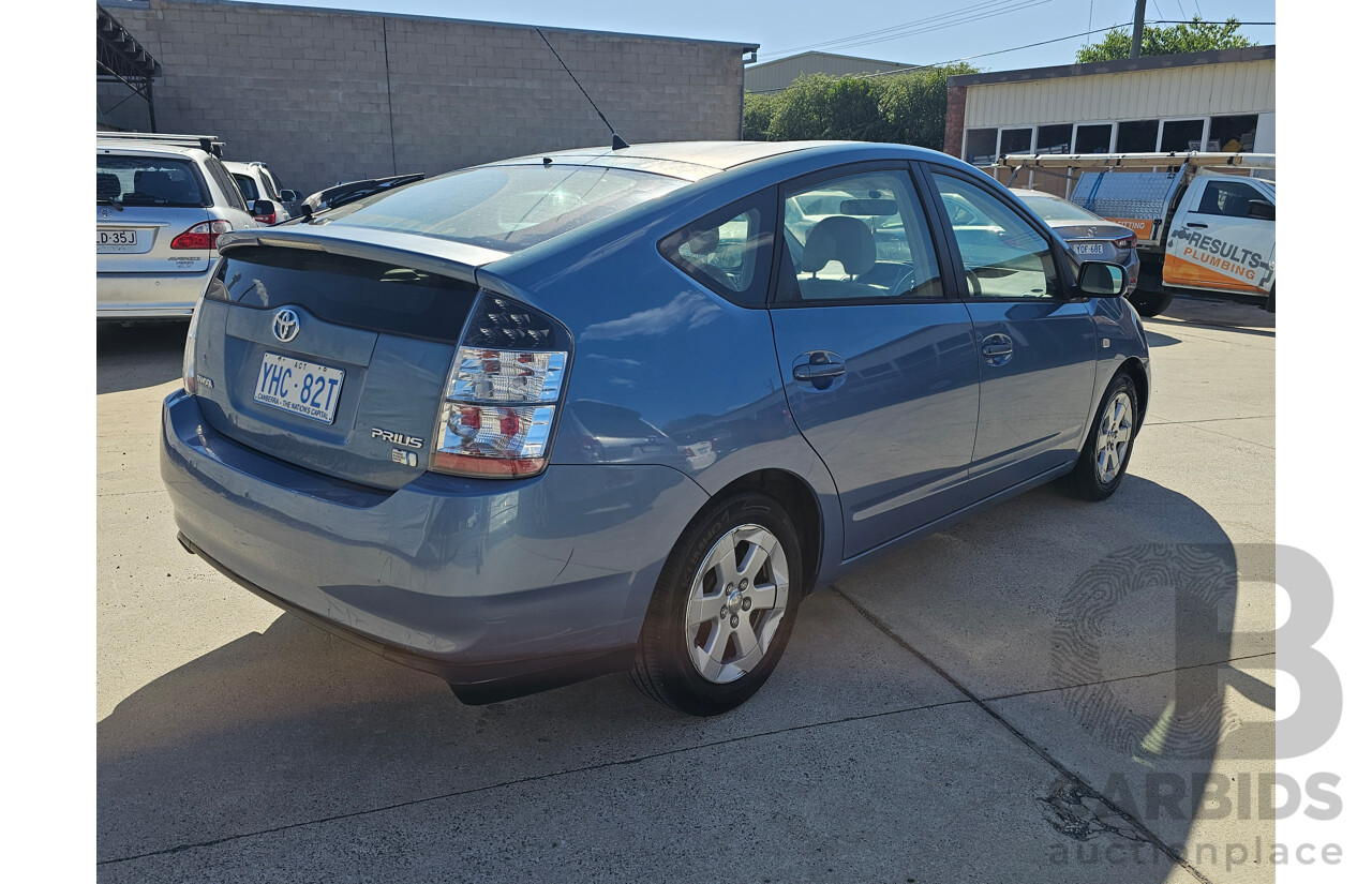 8/2005 Toyota Prius Hybrid NHW20R 5d Hatchback Blue 1.5L