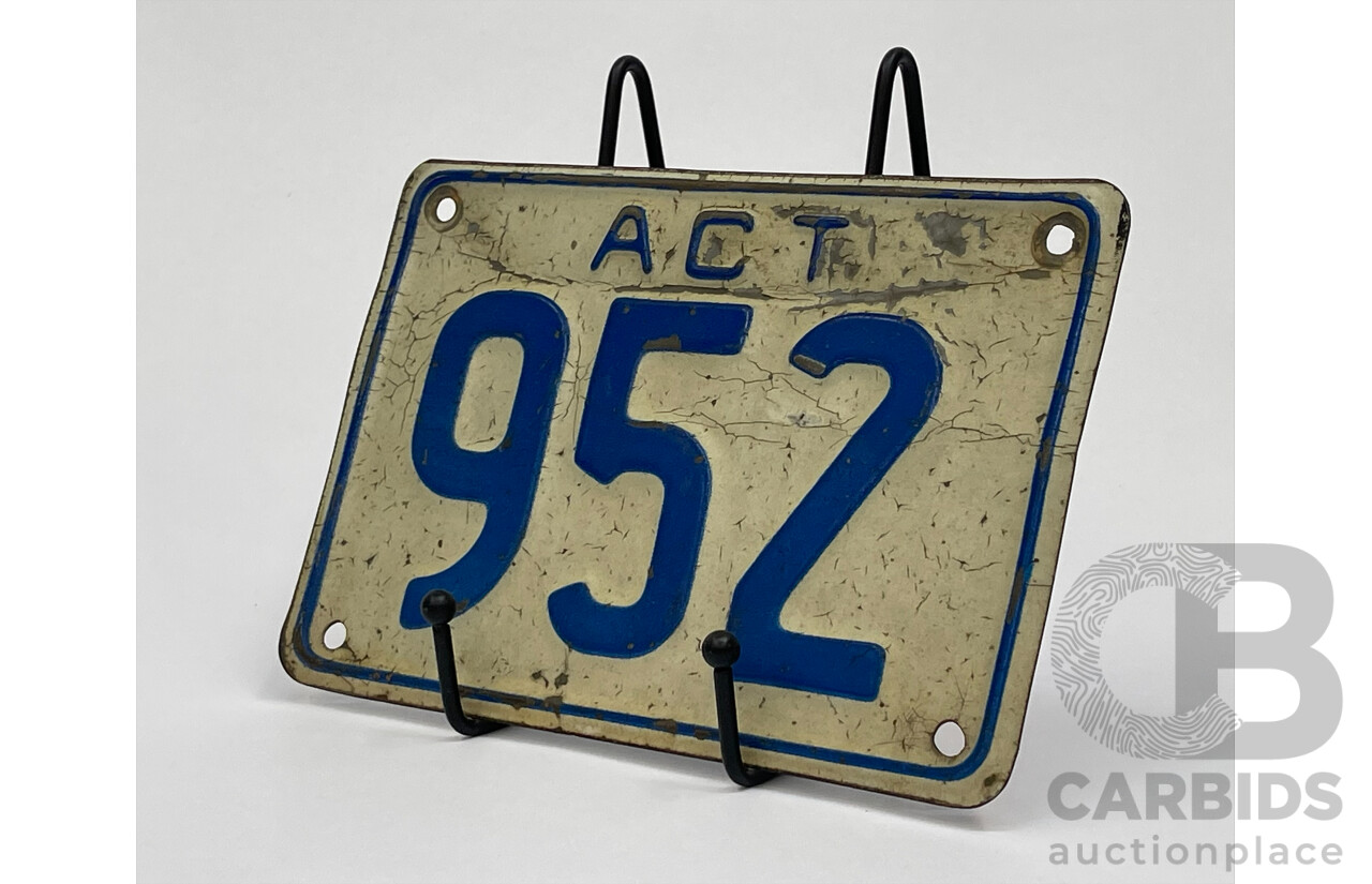 ACT 3 - Digit Motor Vehicle Number Plate - 952