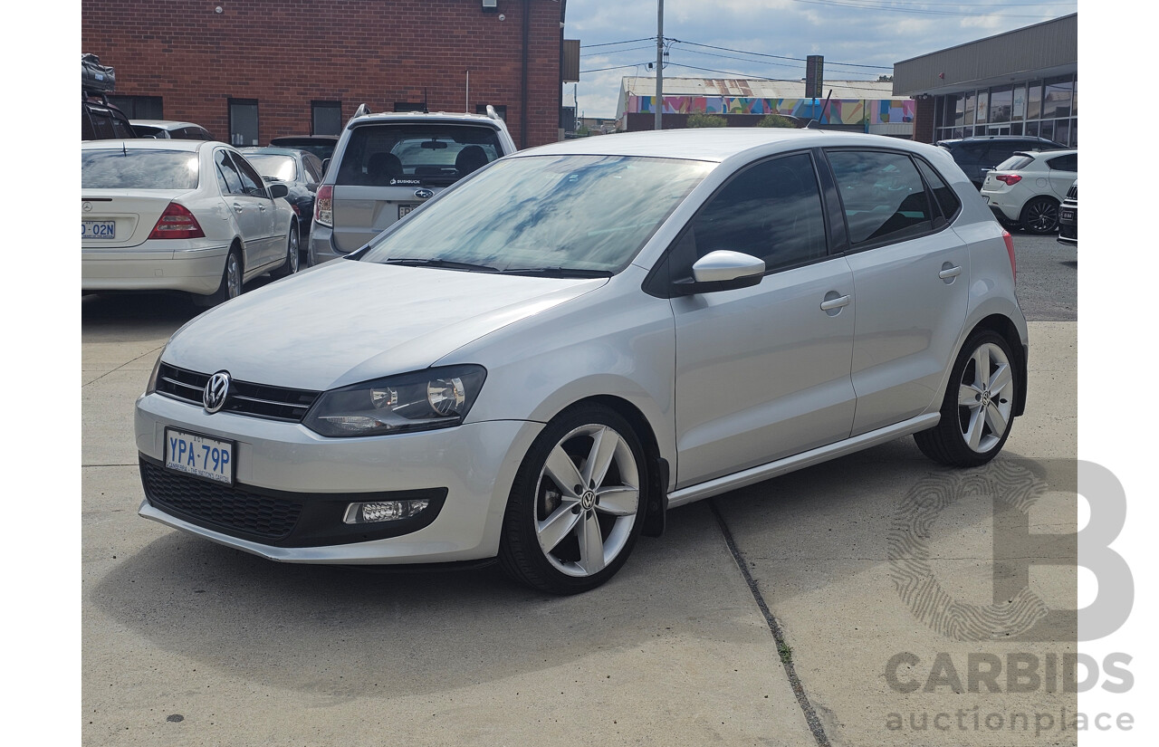 5/2012 Volkswagen Polo 66 TDI Comfortline 6R MY12 5d Hatchback Silver 1.6L