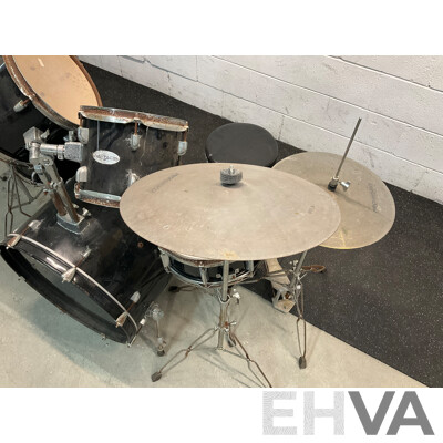 8 Piece VANTAGE Drum Kit