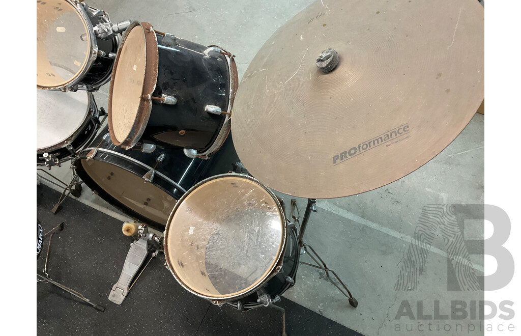 8 Piece VANTAGE Drum Kit