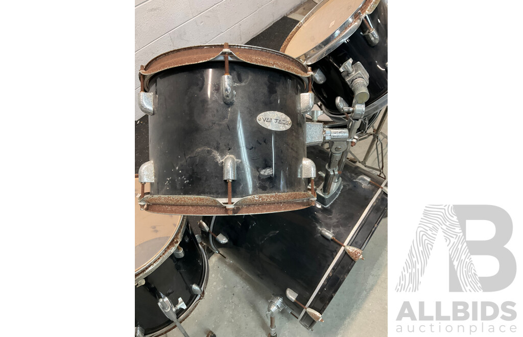 8 Piece VANTAGE Drum Kit