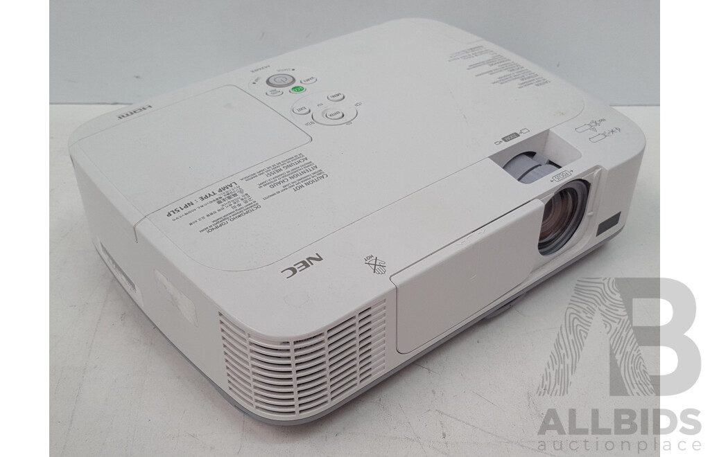 NEC (M260X) XGA 3LCD Projector