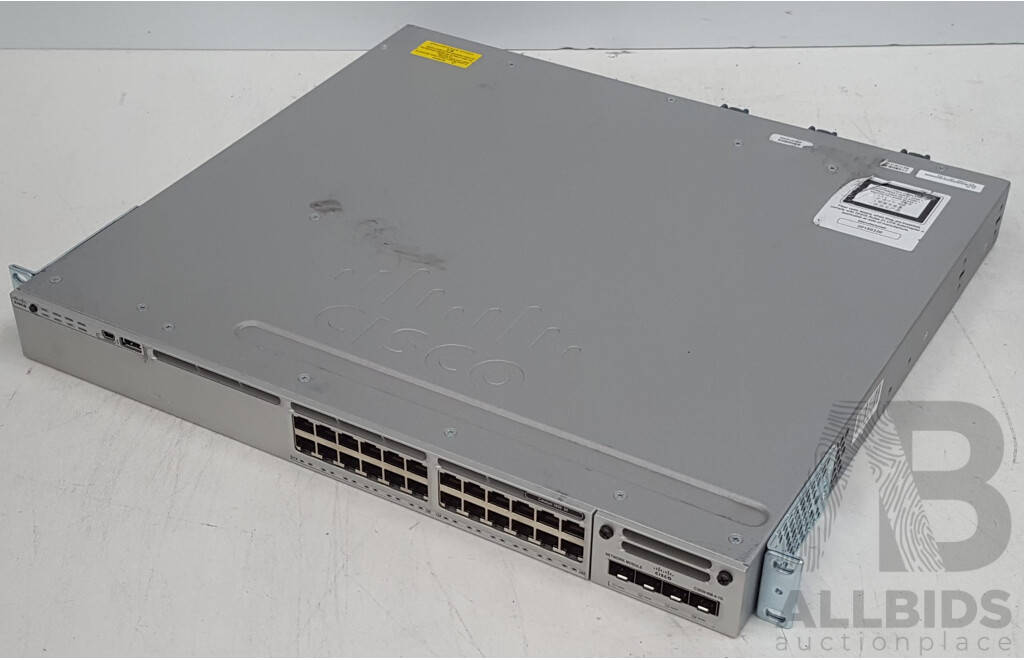 Cisco (WS-C3850-24T-E) Catalyst 3850 24 24-Port Gigabit Switch