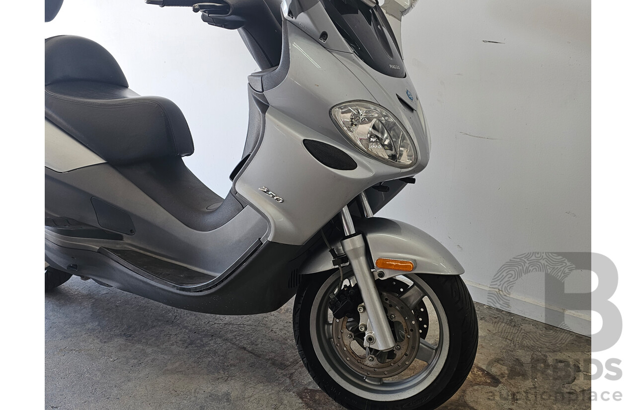 06/2004 Piaggio X9 Evolution 250cc Motor Scooter