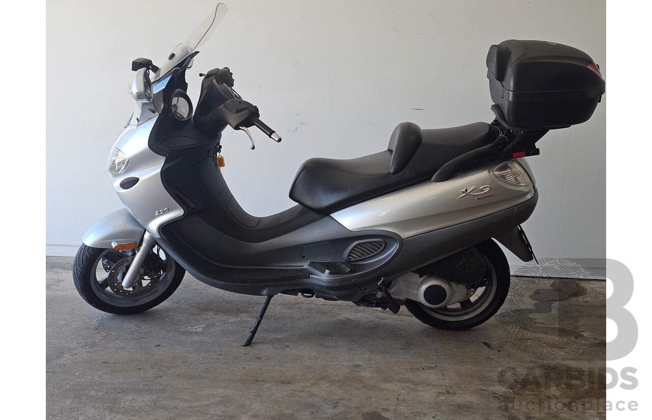 06/2004 Piaggio X9 Evolution 250cc Motor Scooter