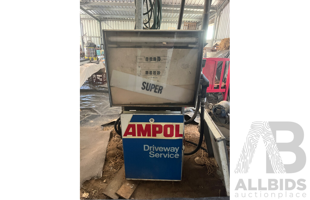 Vintage Ampol Petrol Bowser