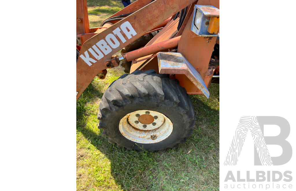 Kubota RA400 Front End Loader