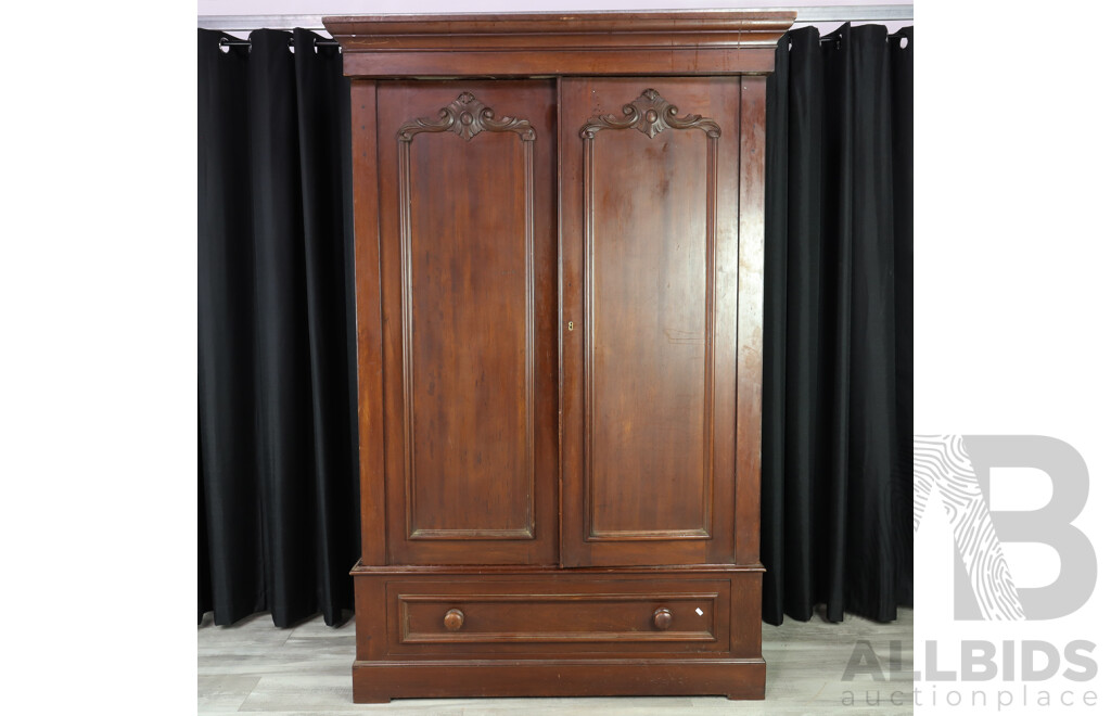 Victorian Cedar Two Door Robe