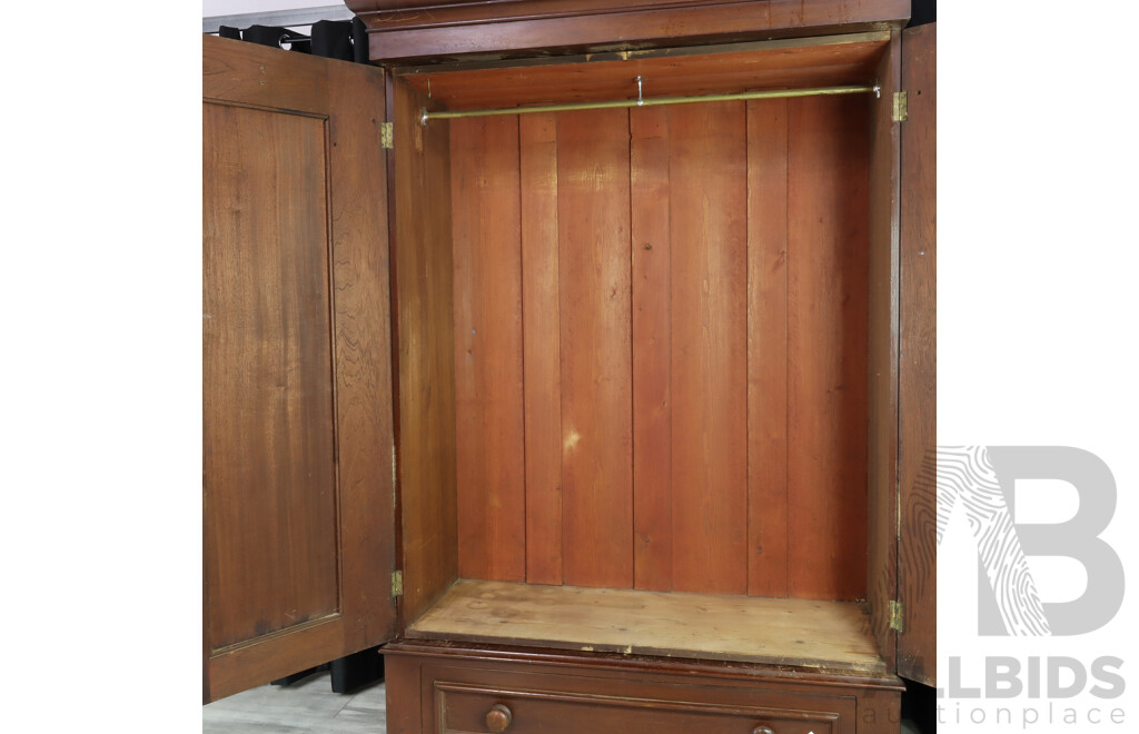 Victorian Cedar Two Door Robe