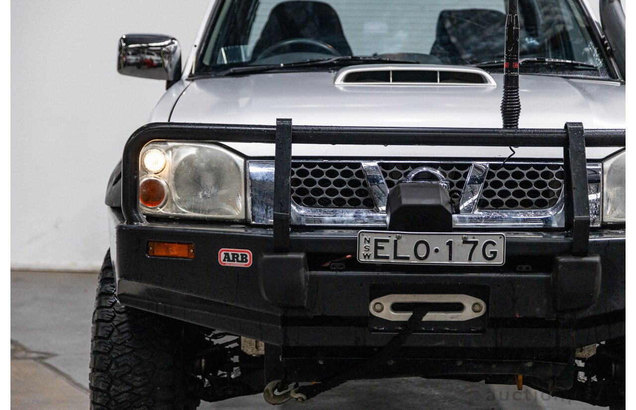 12/2012 Nissan Navara ST-R (4x4) D22 SERIES 5 Dual Cab P/Up Brilliant Silver Metallic Turbo Diesel 2.5L