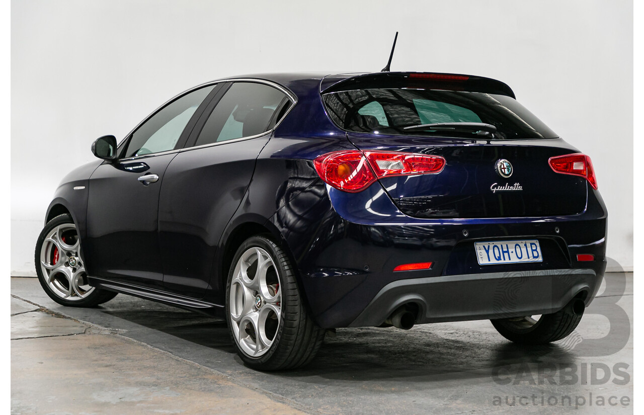 8/2014 Alfa Romeo Giulietta Quad Verde 5d Hatchback Profondo Blue Metallic Turbo 1.7L