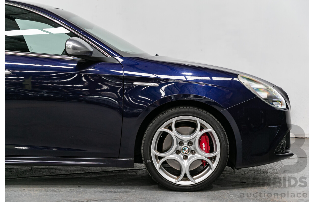 8/2014 Alfa Romeo Giulietta Quad Verde 5d Hatchback Profondo Blue Metallic Turbo 1.7L