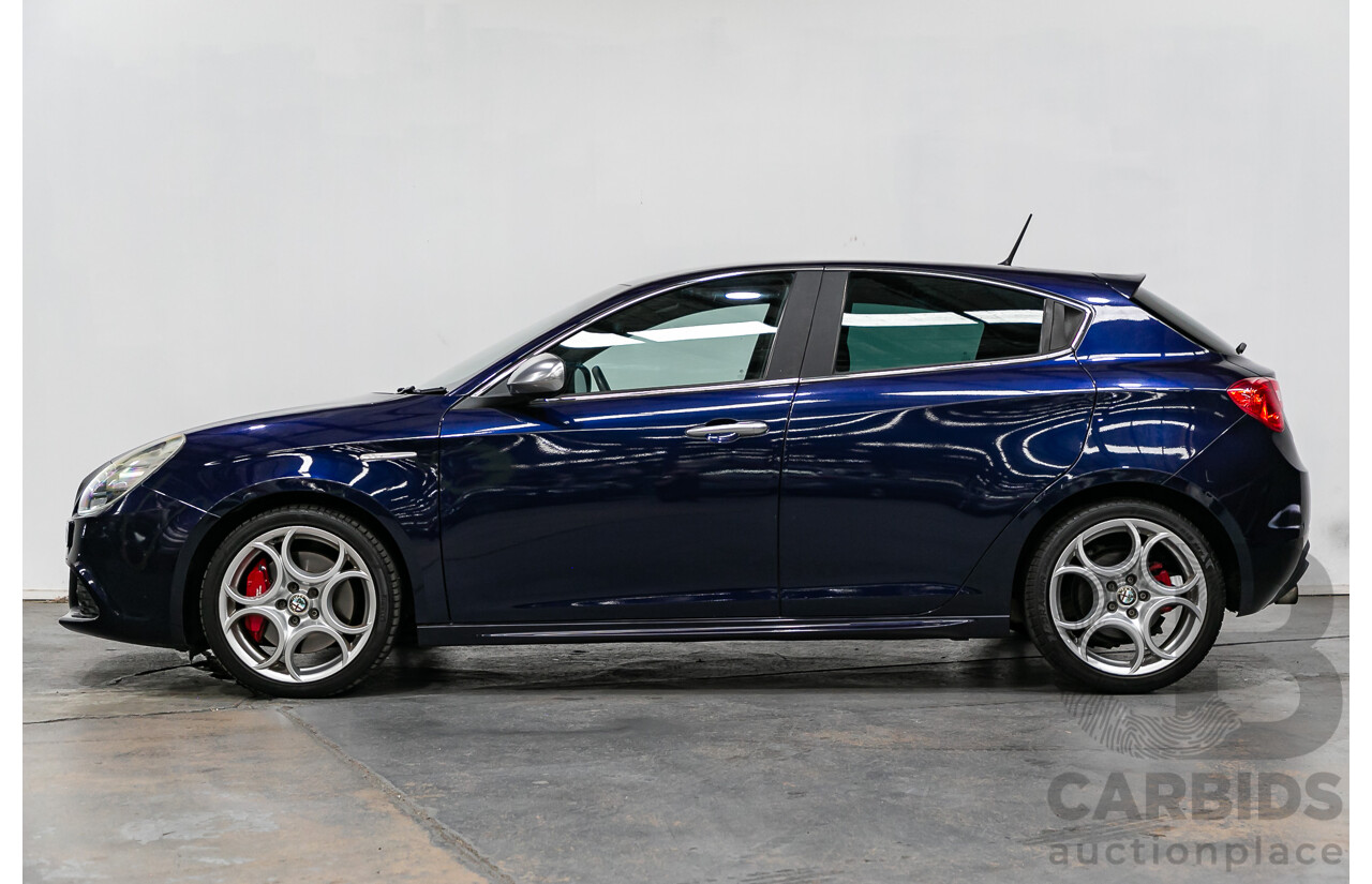 8/2014 Alfa Romeo Giulietta Quad Verde 5d Hatchback Profondo Blue Metallic Turbo 1.7L