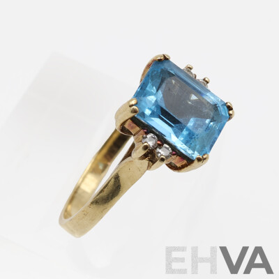 9ct Topaz & Diamond Ring, Size O, 4.33 Grams