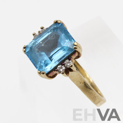 9ct Topaz & Diamond Ring, Size O, 4.33 Grams