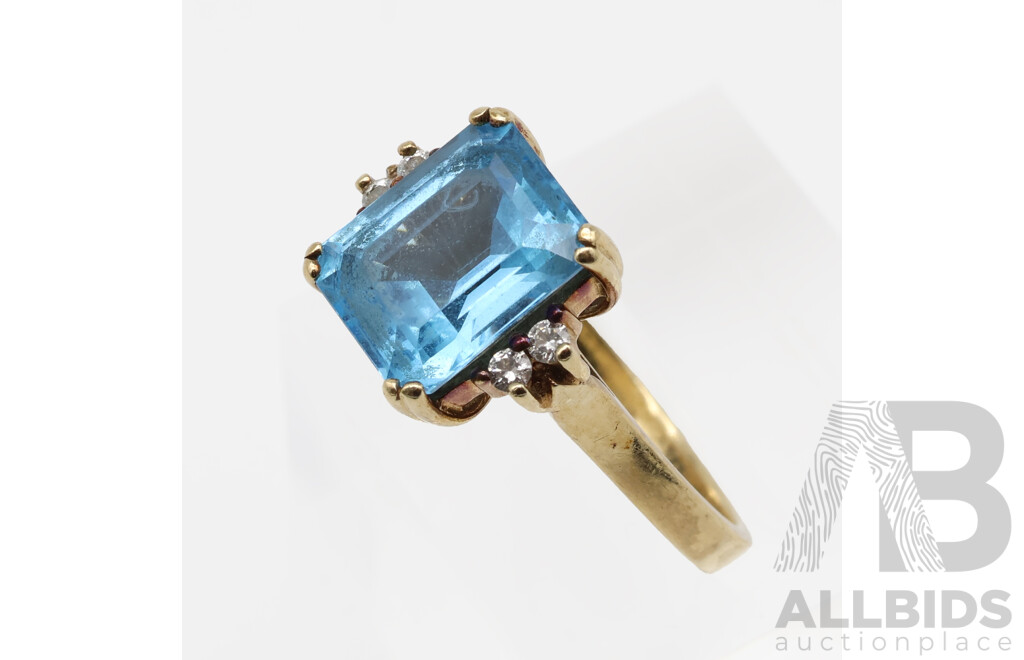 9ct Topaz & Diamond Ring, Size O, 4.33 Grams