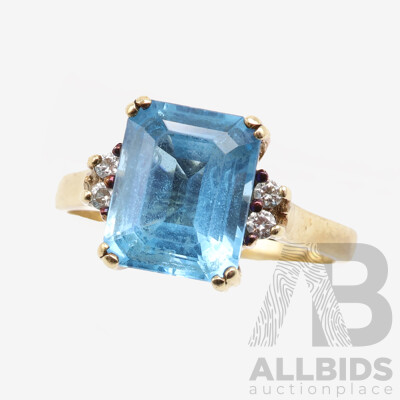 9ct Topaz & Diamond Ring, Size O, 4.33 Grams