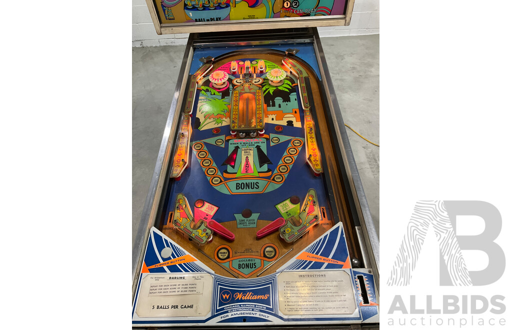 Darling by Williams Pinball Machine