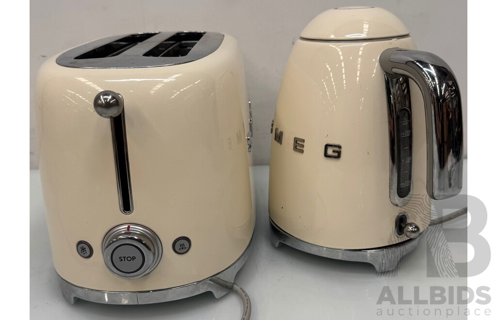 Smeg 50's Style Toaster and Kettle