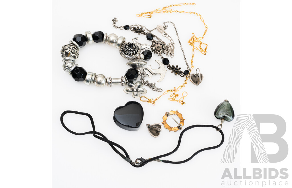 Collection of Jewellery Items Including La Tribu Rigaux Bijoux Silver Tone Beaded Bracelet & Carved Onyx Heart Slider Pendant