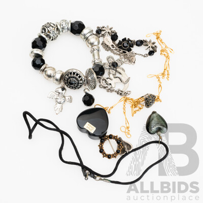 Collection of Jewellery Items Including La Tribu Rigaux Bijoux Silver Tone Beaded Bracelet & Carved Onyx Heart Slider Pendant