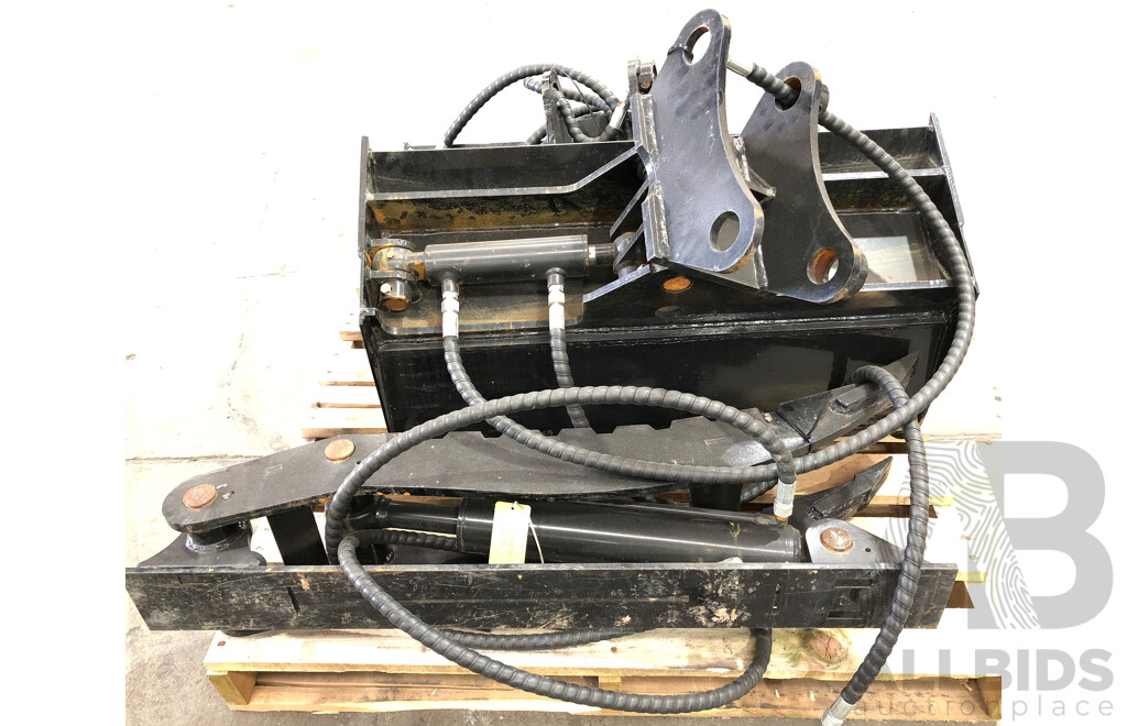 Two Hydraulic Tilt Buckets and One Hydraulic Ripper - New