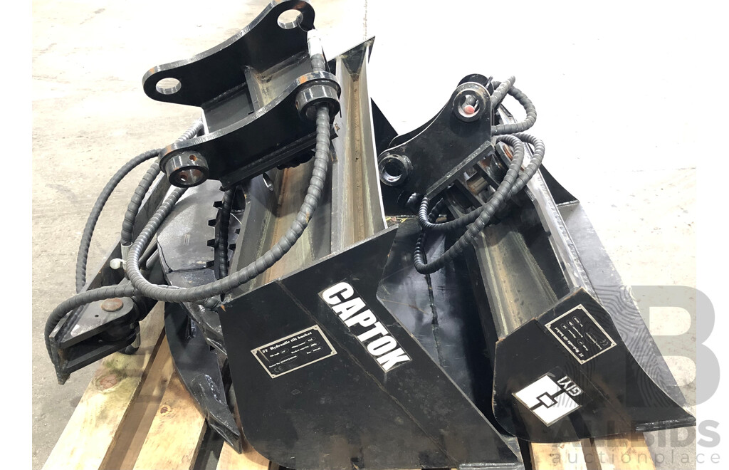 Two Hydraulic Tilt Buckets and One Hydraulic Ripper - New