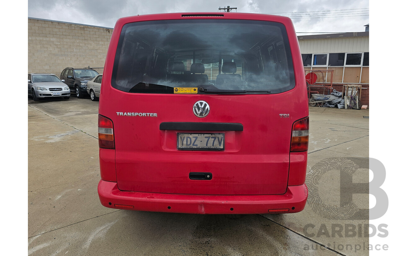 9/2005 Volkswagen Transporter (lwb) T5 Van Red 2.5L