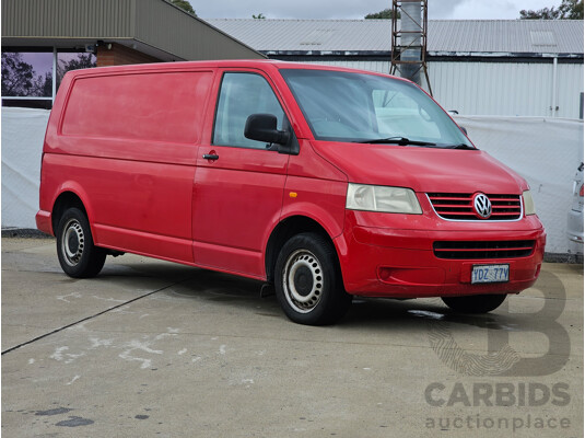 9/2005 Volkswagen Transporter (lwb) T5 Van Red 2.5L