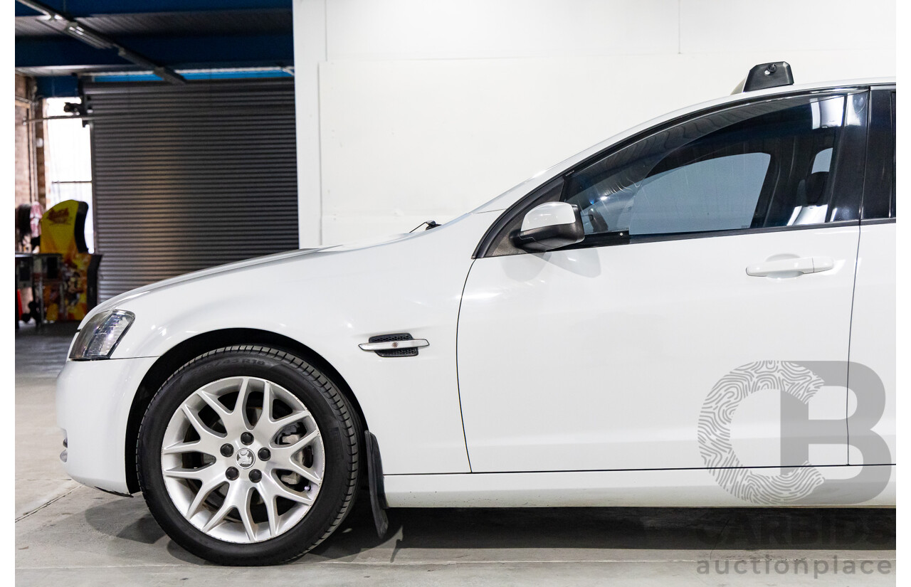 8/2008 Holden Commodore Omega (Dual Fuel) 60th Anniversary VE MY09.5 4d Sedan Heron White V6 3.6L