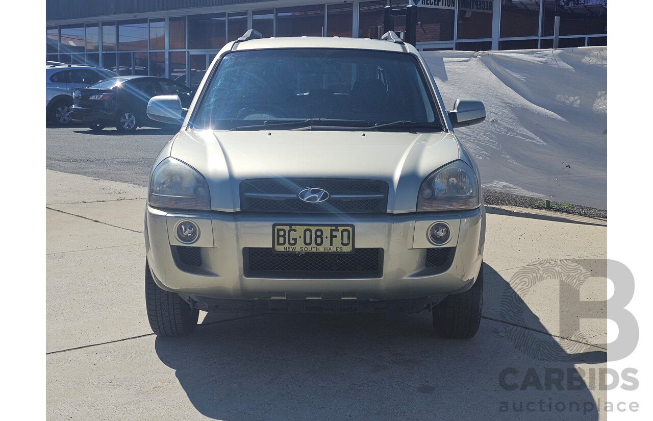 10/2005 Hyundai Tucson CITY  4d Wagon Silver 2.0L