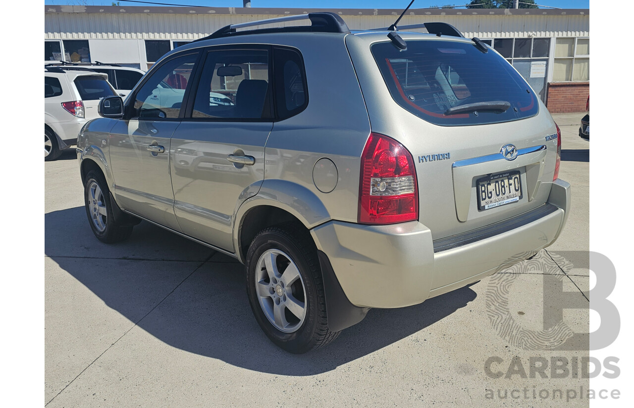 10/2005 Hyundai Tucson CITY  4d Wagon Silver 2.0L