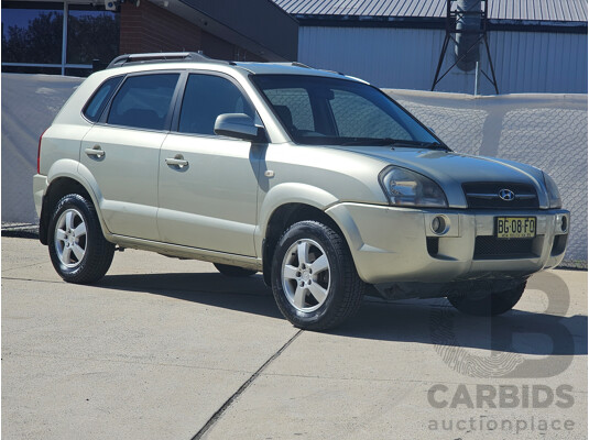 10/2005 Hyundai Tucson CITY  4d Wagon Silver 2.0L